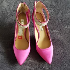 Women's shoes